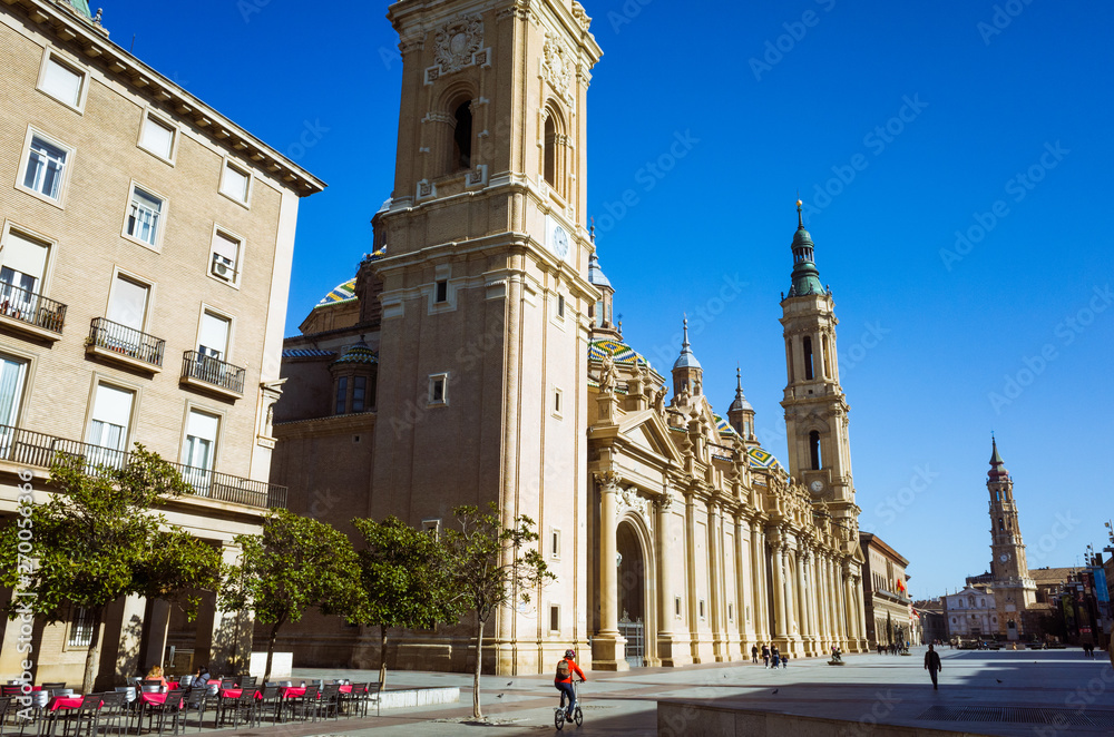 Obraz premium Zaragoza, Aragon, Spain 2019 : Baroque facade of the Basilica of Our Lady of the Pillar at Plaza del Pilar square. It is reputed to be the first church dedicated to Mary in history.