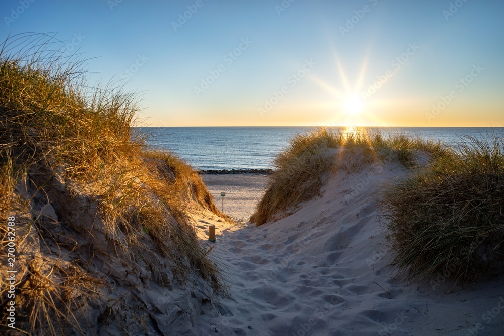 Sonnenuntergang - Strandübergang zur Nordsee - Dänemark