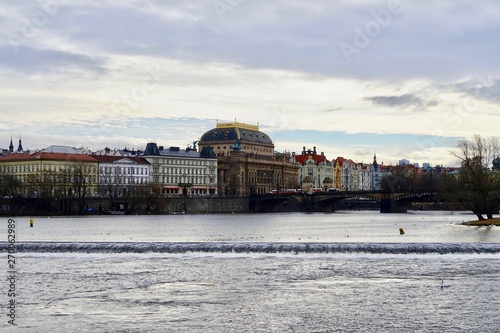 Panoramalandschaft an der Moldau in Prag