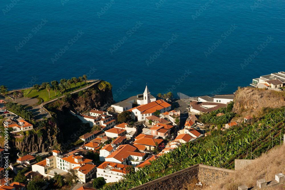 Panoramablick auf Fischerdorf Camara de Lobos. Madeira