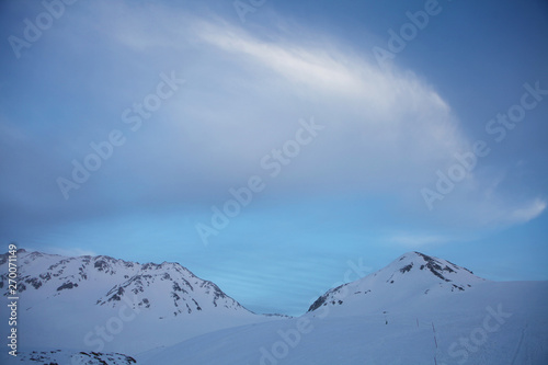 室堂の雪景色（立山三山と浄土山と雲）