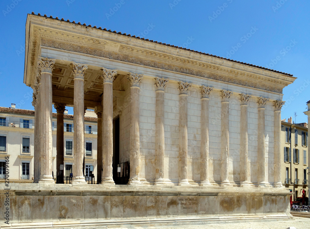 Obraz premium The Maison Carré (Square House)