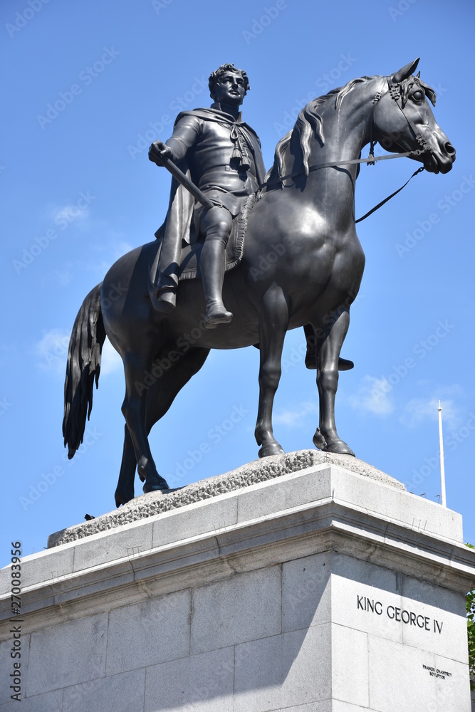 Obraz premium King George IV (1762-1830) statue on Trafalgar Square, London, England. George the Fourth was King of England, Scotland and Ireland