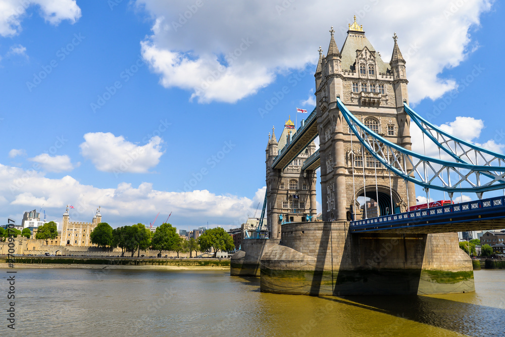 Obraz premium Tower Bridge and Tower of London