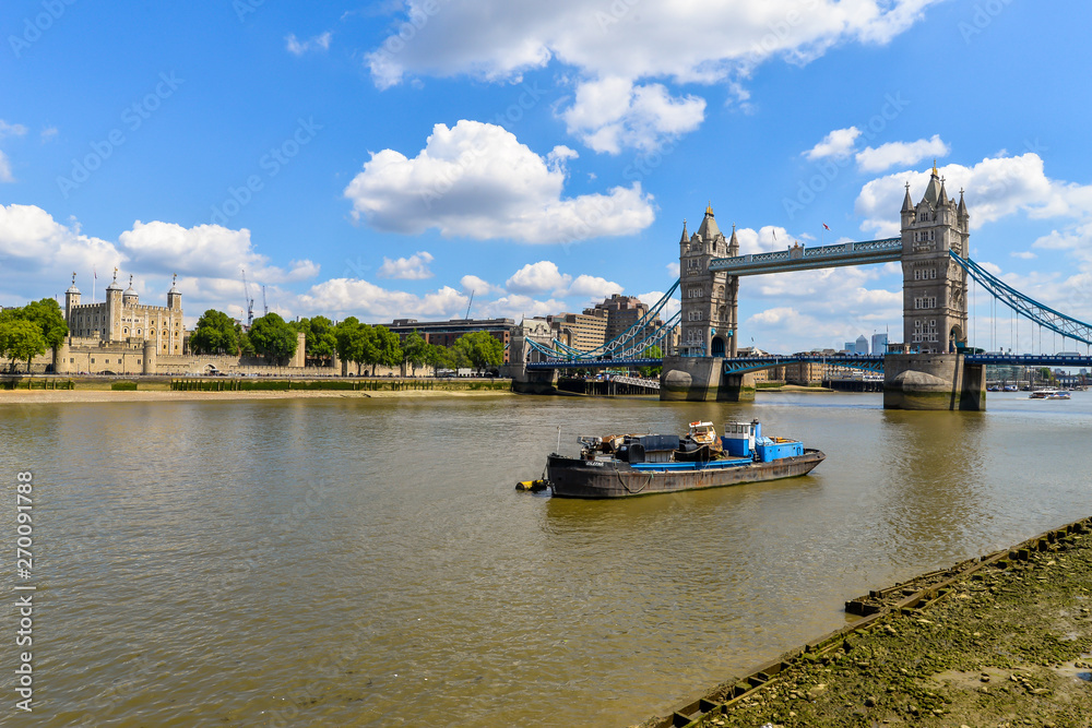 Fototapeta premium Tower Bridge and Tower of London