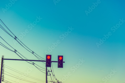 Slika na platnu image of traffic light when the red light is lit.
