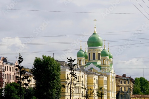 Blick auf die Kirche des Heiligen Isidor in Sankt Petersburg photo