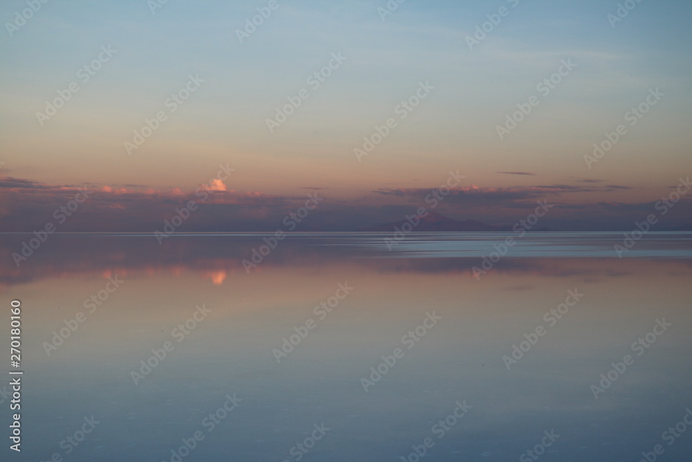 Obraz premium sunrise over the river