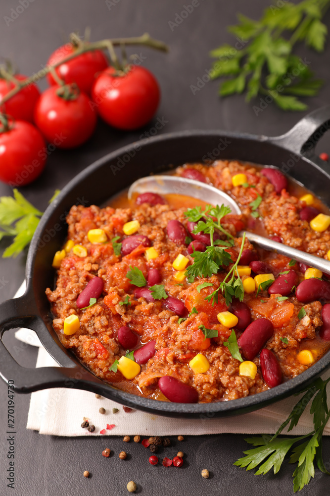 traditional chili con carne with ingredient traditional chili con carne with ingredient
