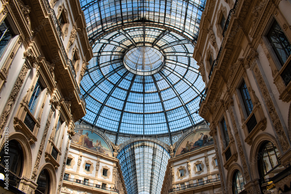 Milan, Italy, Europe: the interior of the Galleria Vittorio Emanuele II, Italy's oldest active shopping mall and a major landmark of the city, designed in 1861 and built by architect Giuseppe Mengoni 