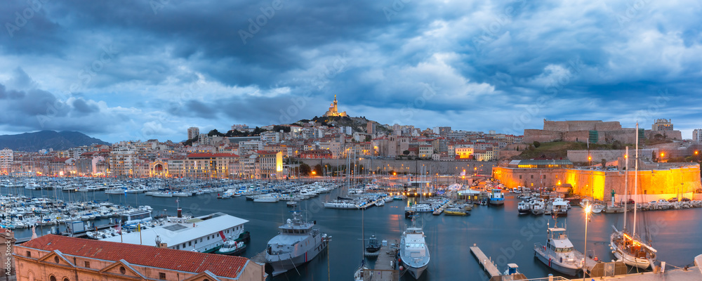 Obraz premium Old Port and Notre Dame, Marseille, France