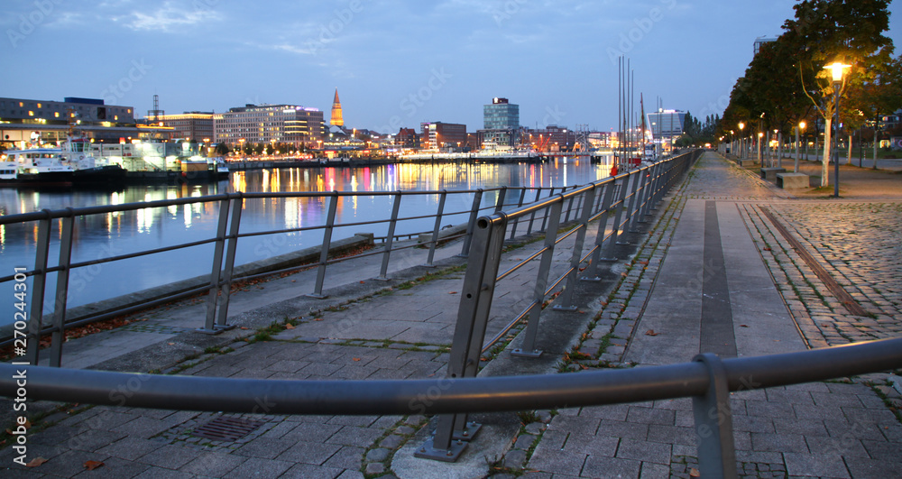 Night View of Kiel, bei Nacht