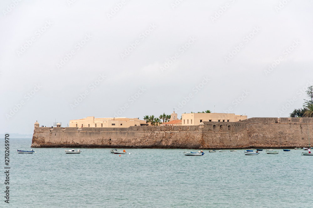 bonita playa de la ciudad de Cádiz, Andalucía