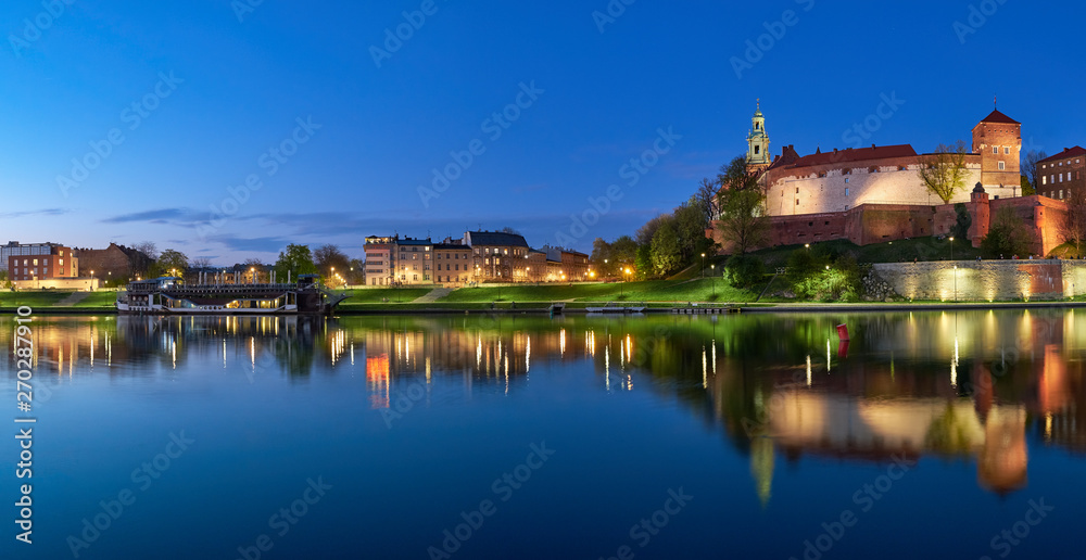 Fototapeta premium Poland, Krakow, Wawel hill at night, panoramic view