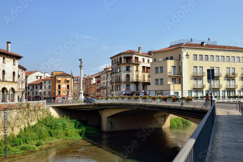 Fototapeta Naklejka Na Ścianę i Meble -  Vicenza/Veneto/Italy - september 2016: View of the city of Vicenza, Italy.