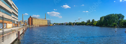 Berlin Treptow Köpenick: Spree / Spreeknie Schöneweide XXL, historischer Indiústriestandort, Entwicklungsgebiet, Bau Immobilien, Wasserimmobilien, Leben an der Spree, Spreeloft, 