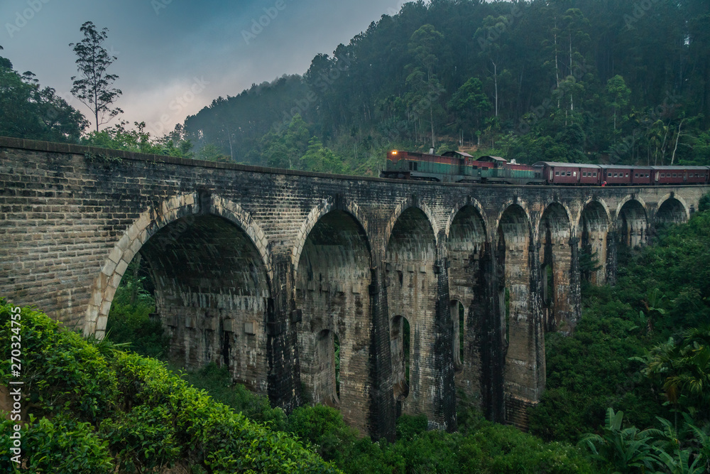 Obraz premium ella nine arch bridge sri lanka