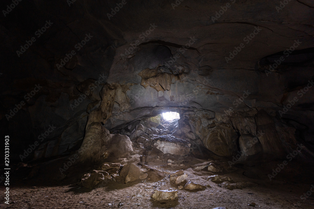 Dark Underground A-rawan Cave, Phare ,thailand