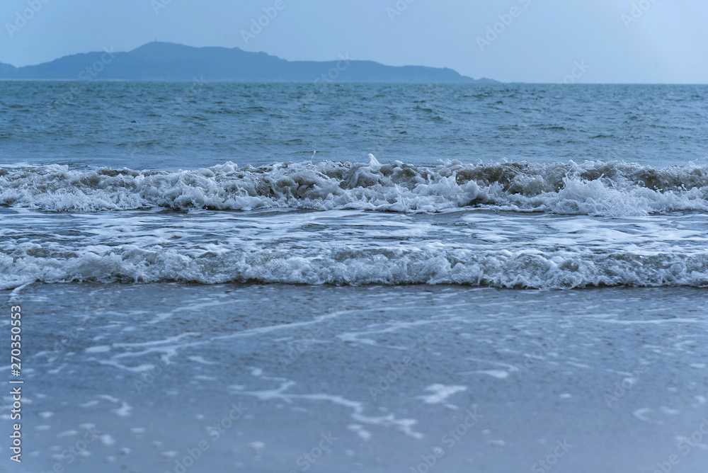 Fototapeta premium waves on the beach