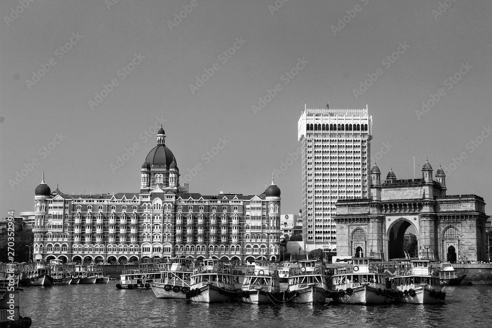 Gateway of India, Mumbai, Taj hotel