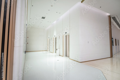 Foto Modern building indoor environment design business center indoor elevator backgr