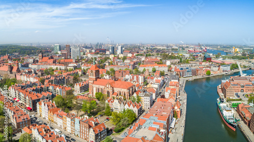 Panorama Gdańska z Rzeką Motławą. Stare miasto z lotu ptaka.