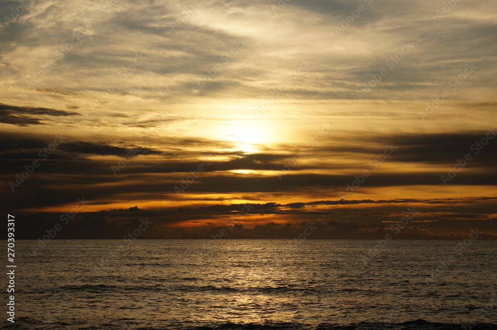 Obraz premium The perfect sunset in Thailand