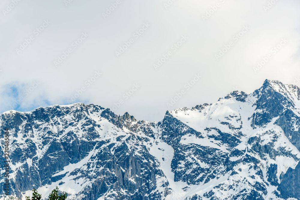 Obraz premium View of snow mountains in British Columbia, Canada.