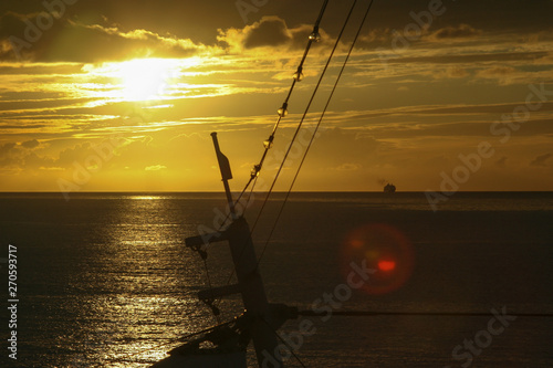Fototapeta Naklejka Na Ścianę i Meble -  cruise ship at sunset