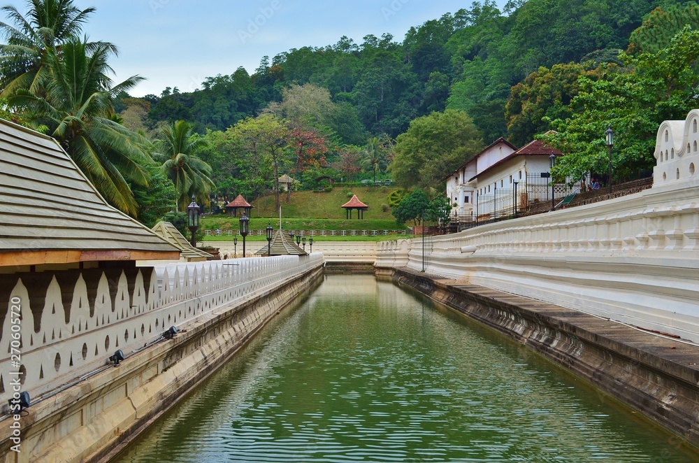 Fototapeta premium adjacent territory of the Temple of the Tooth of the Buddha in Kandy