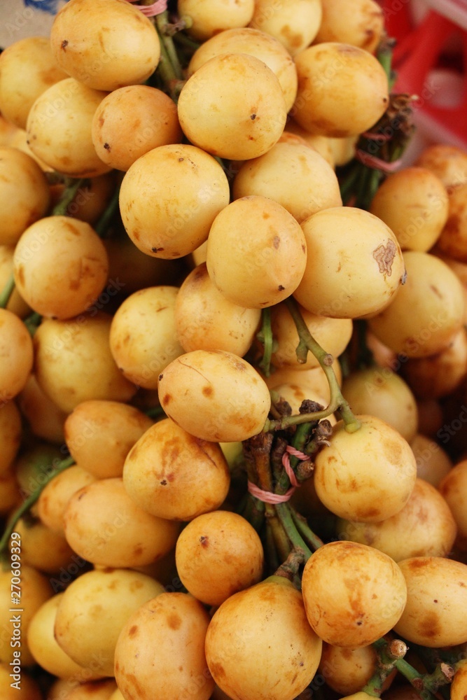 longkong fruit is delicious at street food longkong fruit is delicious at street food