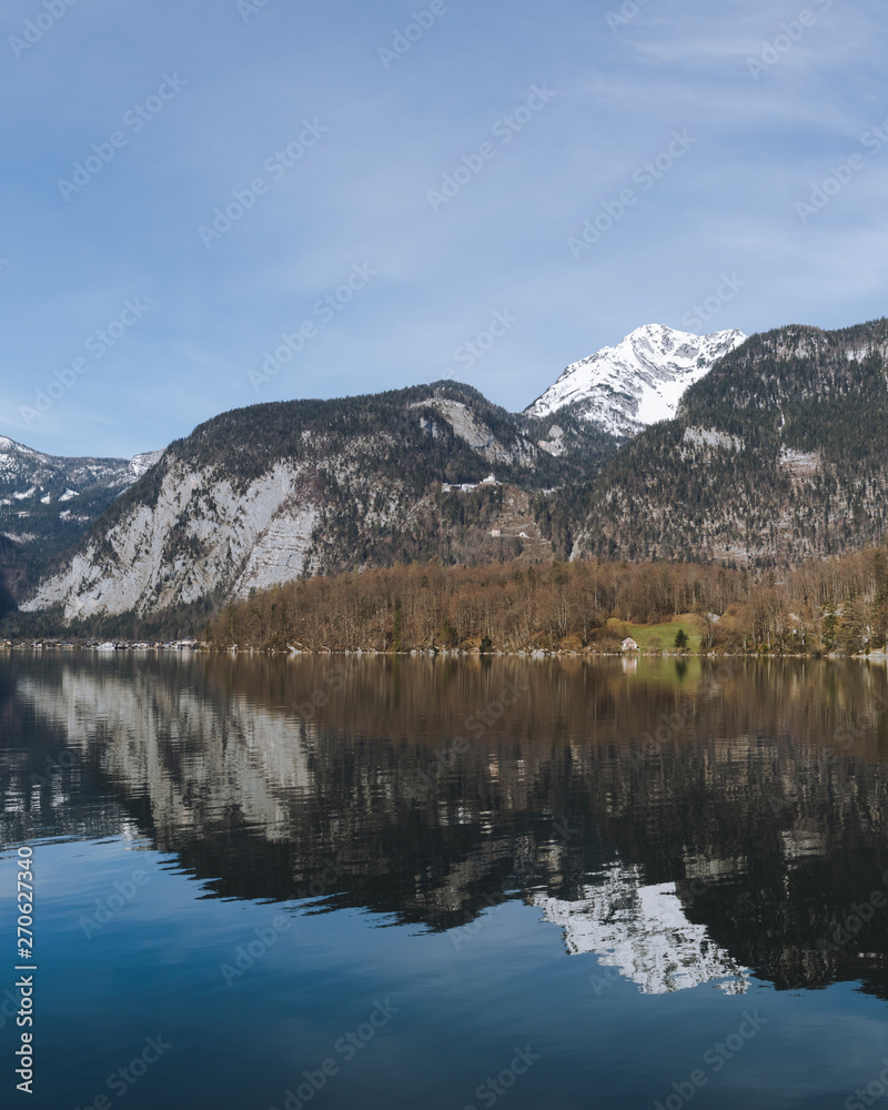 lake in mountains - hallstatt lake - Hallstätter See