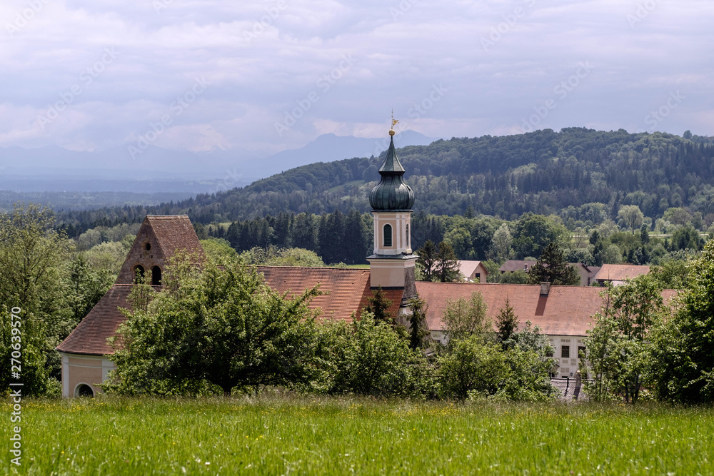 Fototapeta premium Blick zum Kloster Wessobrunn