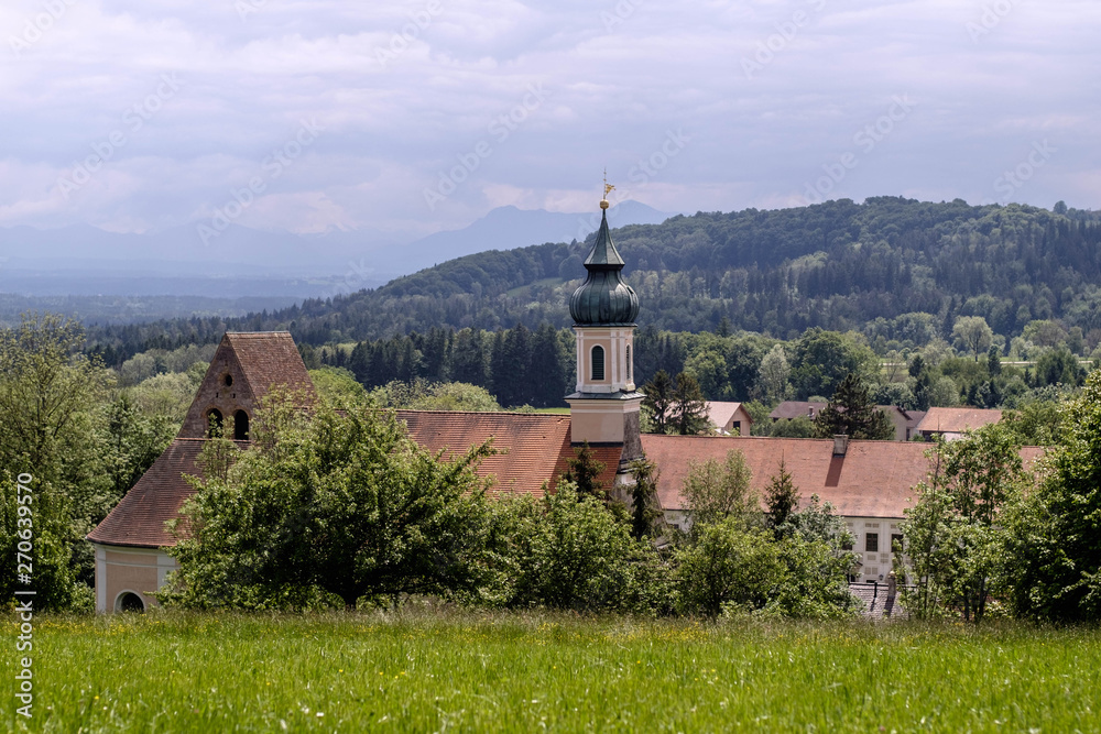 Blick zum Kloster Wessobrunn