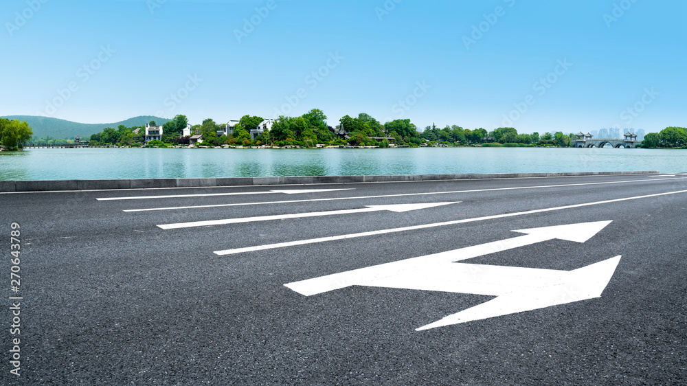 Obraz premium Road Pavement and Natural Landscape of Landscape..