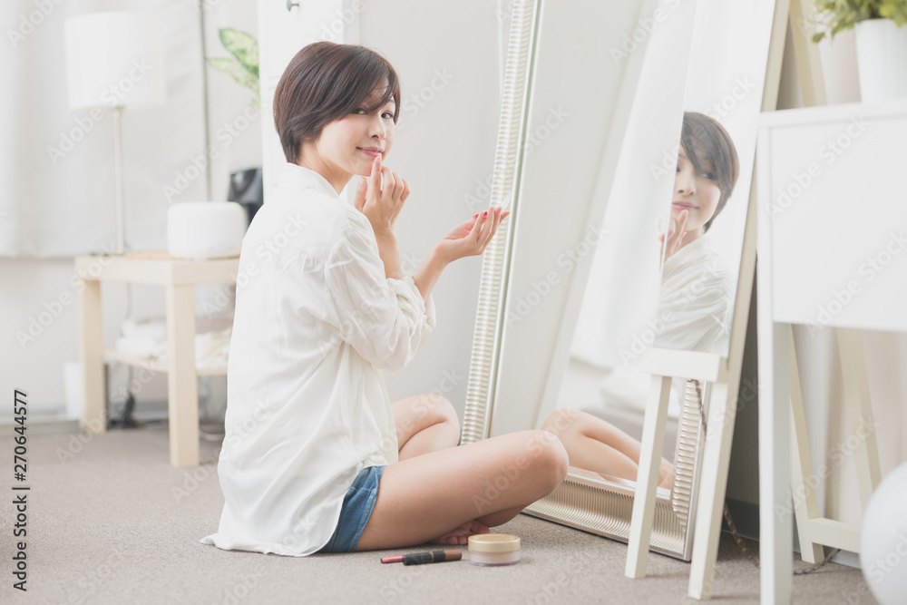 支度・女性・室内 支度・女性・室内