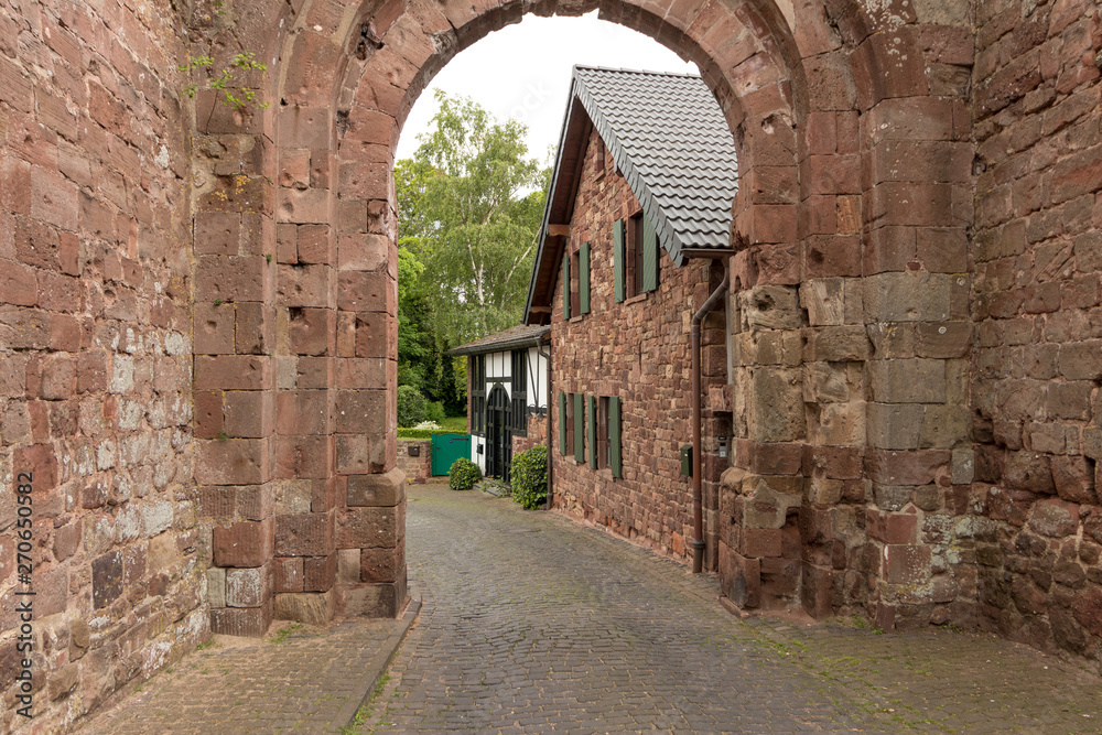 Torbogen an Burg Nideggen