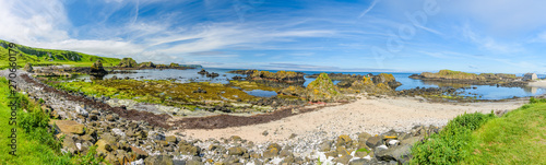 Φωτογραφία Ballintoy Old Harbour used in Game of Thrones as Iron Island's Lordsport Harbour and the location for the scene of Theon Greyjoy's homecoming in season two
