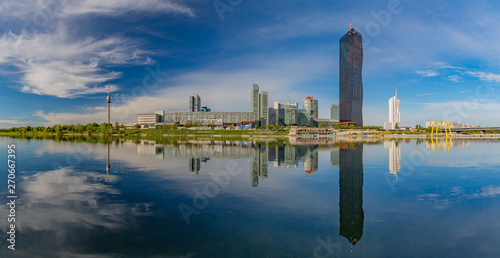 Canvas Print Vienna International Centre I