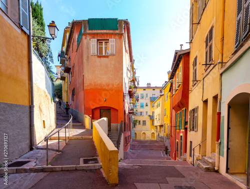 Fototapeta Naklejka Na Ścianę i Meble -  Nice. Narrow streets in the old historical part of the city.