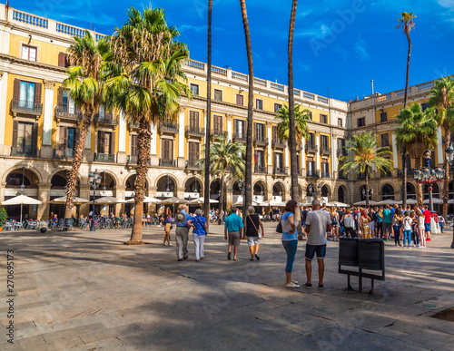 BARCELONA HISZPANIA, Wrzesień, - 24, 2016: Barcelona jest stolicą i wielkim miastem Catalonia, Hiszpania. Barcelona jest węzłem komunikacyjnym, a Port w Barcelonie jest najbardziej ruchliwym portem pasażerskim w Europie