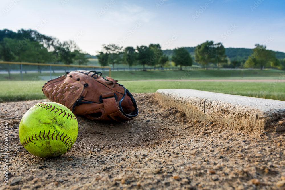 Fastpitch pitchers glove sale