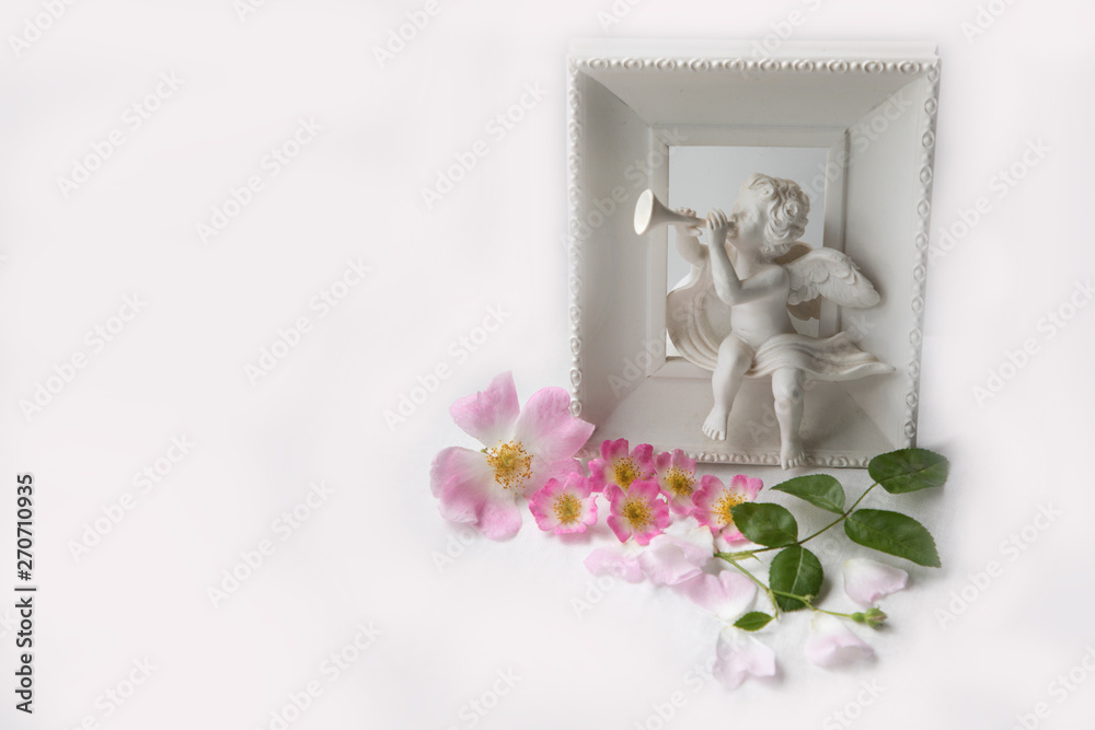 薔薇とラッパを吹く天使の背景素材 Stock Photo Adobe Stock