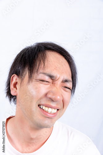 人物　３０代　男性　薄毛