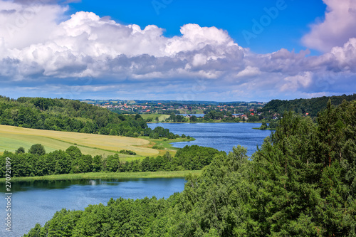 Kaszuby-widok z Ręboszewa na Chmielno