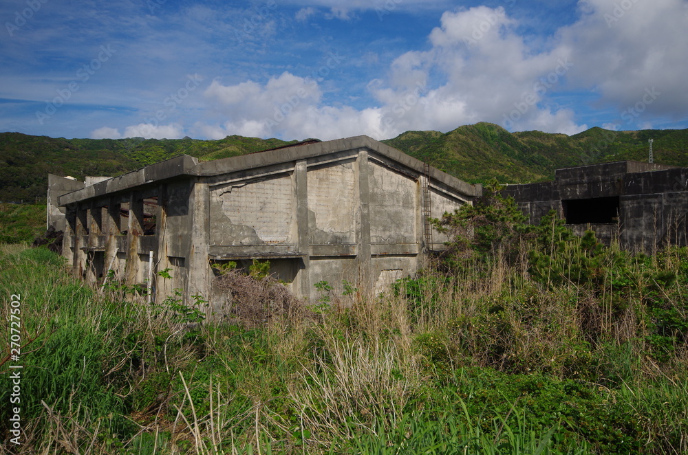 三宅島の阿古小学校跡 三宅島の阿古小学校跡