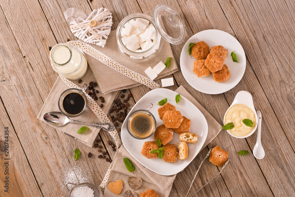 Puff pastries with custrad cream.