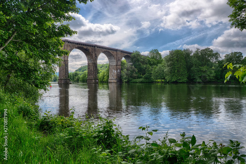 Fotografie Ruhr mit Viadukt bei Herdecke