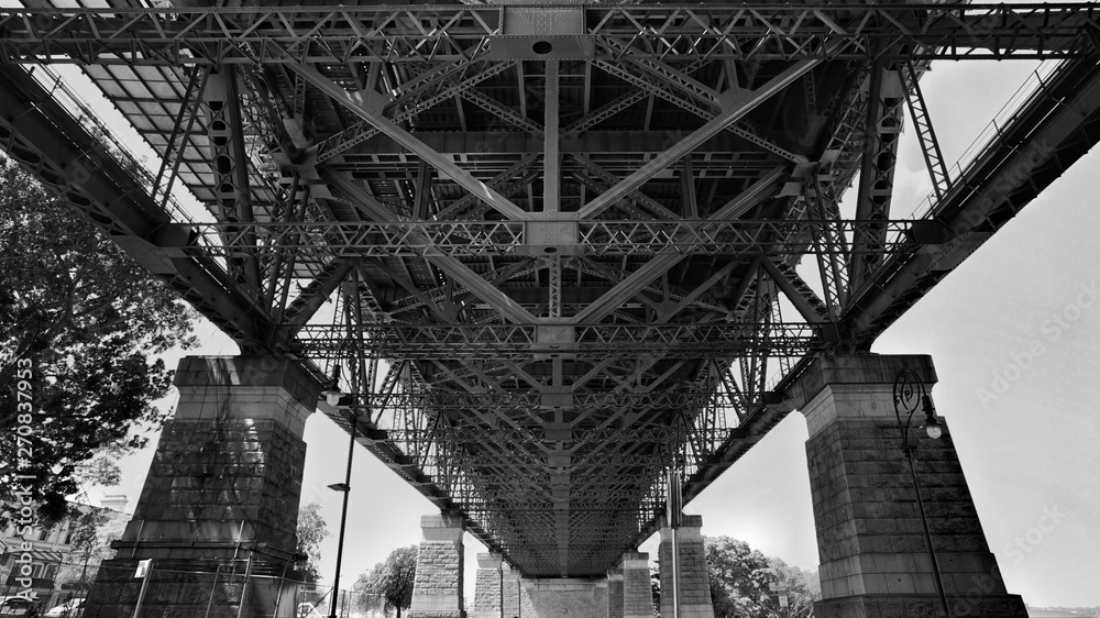 Fototapeta premium 橋 鉄 鉄骨