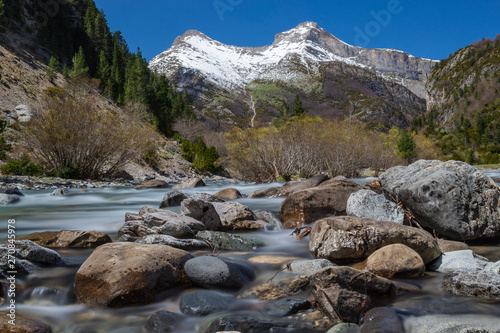 the Snowy Mountains & the river rocks